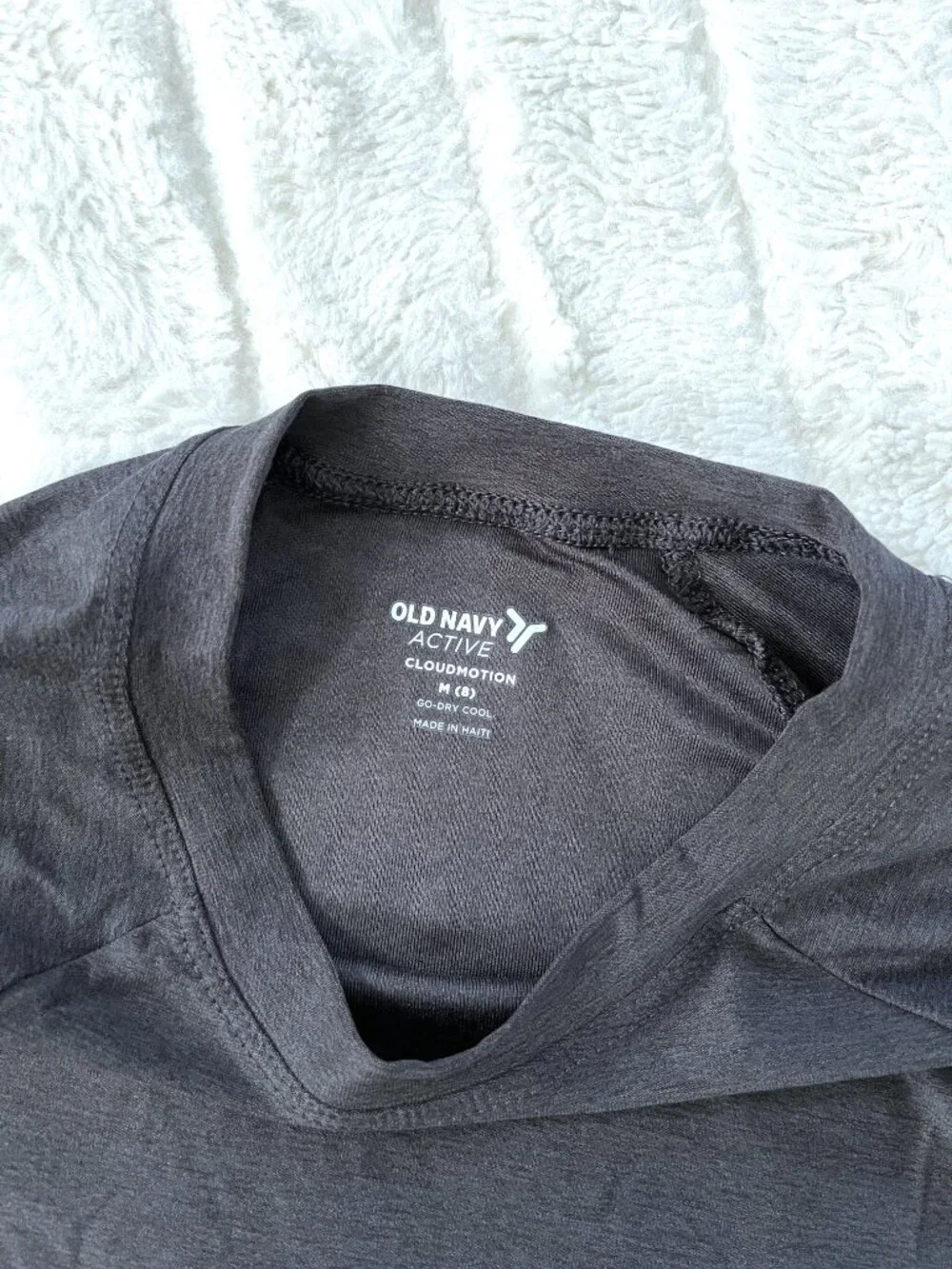 NWT Girls Old Navy CloudMotion Active T-Shirt (Black/Gray) M